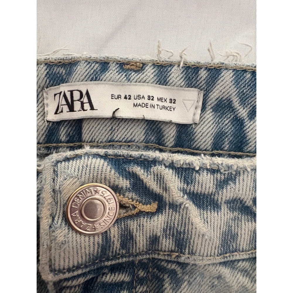 Zara Mens Light Wash Wide Leg Jeans Raw Hem Acid Wash Denim Size 32 - Picture 3 of 6